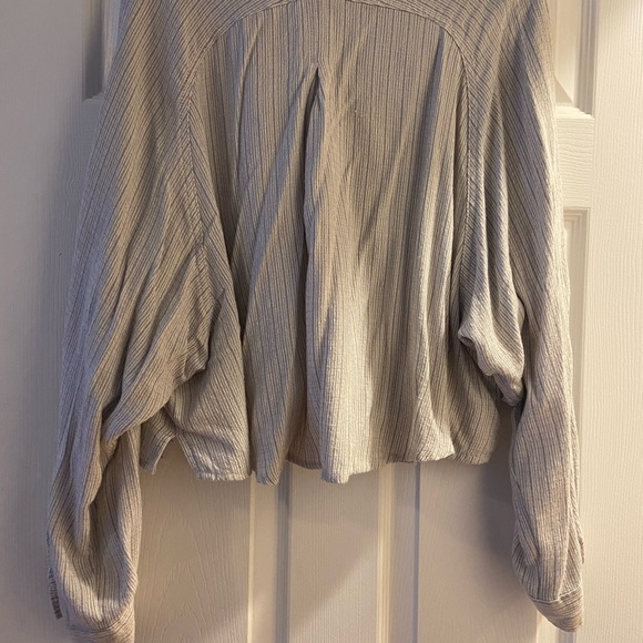 Relaxed Urban Outfitters Button Up - Picture 4 of 4